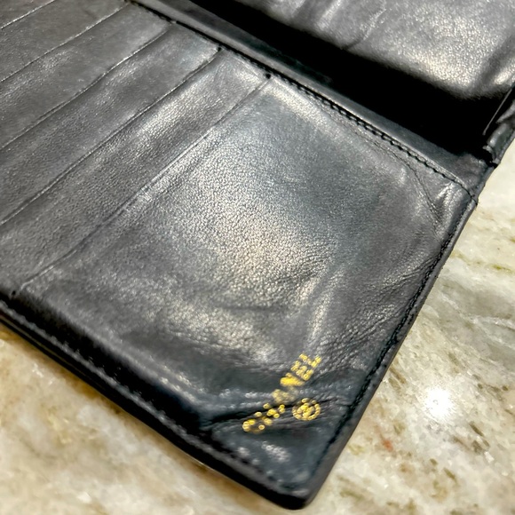 Chanel Authentic CC Caviar Leather Bifold Wallet With Tab Button Snap Cl… - Picture 8 of 10